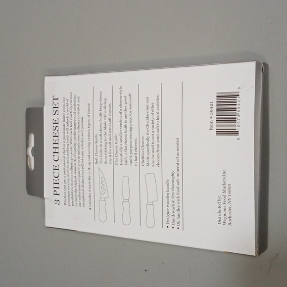 Wegmans 3 piece cheese set - Picture 2 of 2